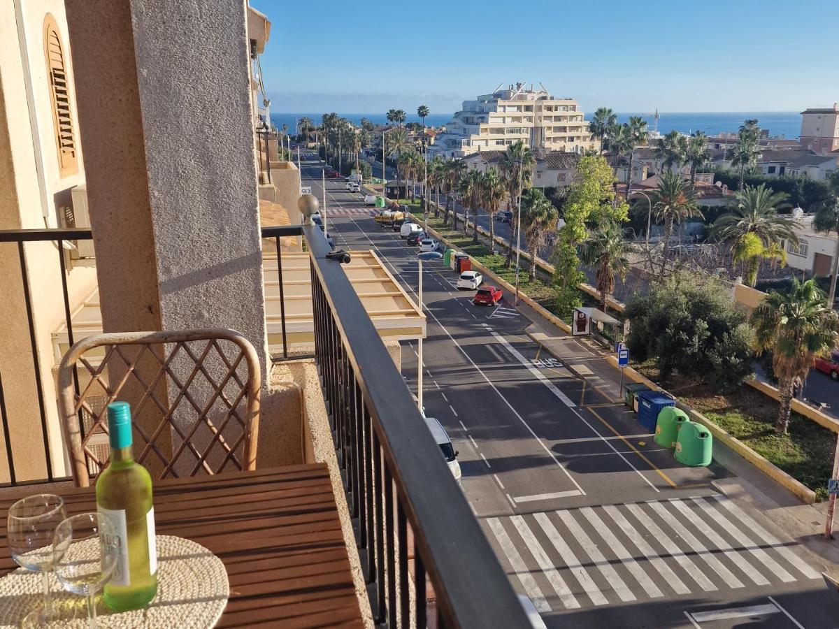 Cozy Apartment With Sea View Торевьиа Экстерьер фото